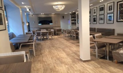 Restaurant en lames PVC COSY blanc cassé